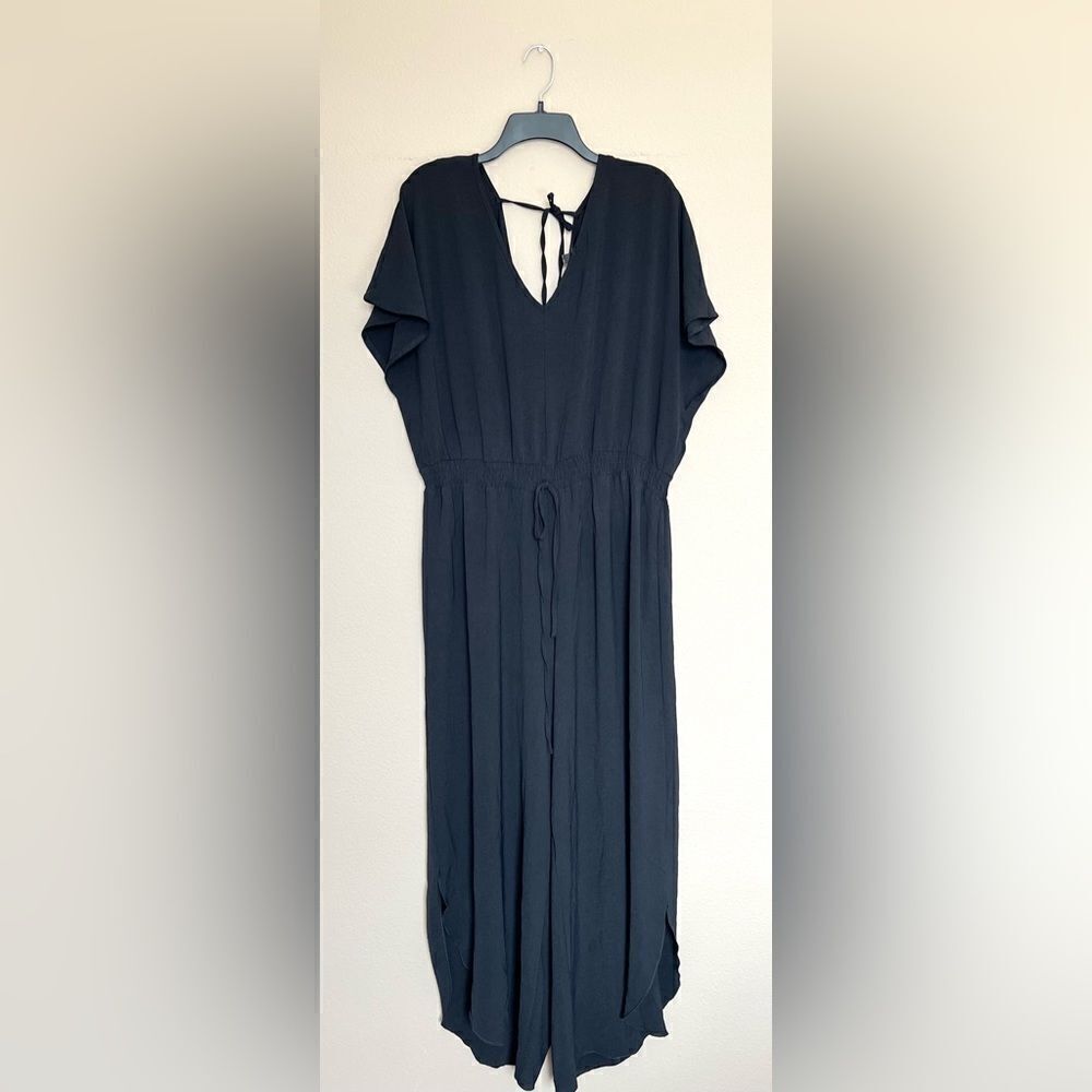 Mlle Gabrielle Flowy V Neck Strappy Jumpsuit